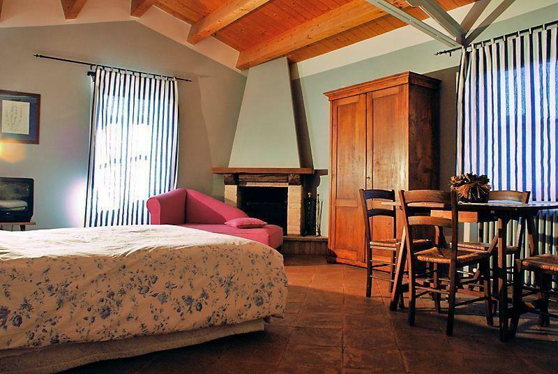 Re Artu Assisi Country Lifestyle Aparthotel Bagian luar foto