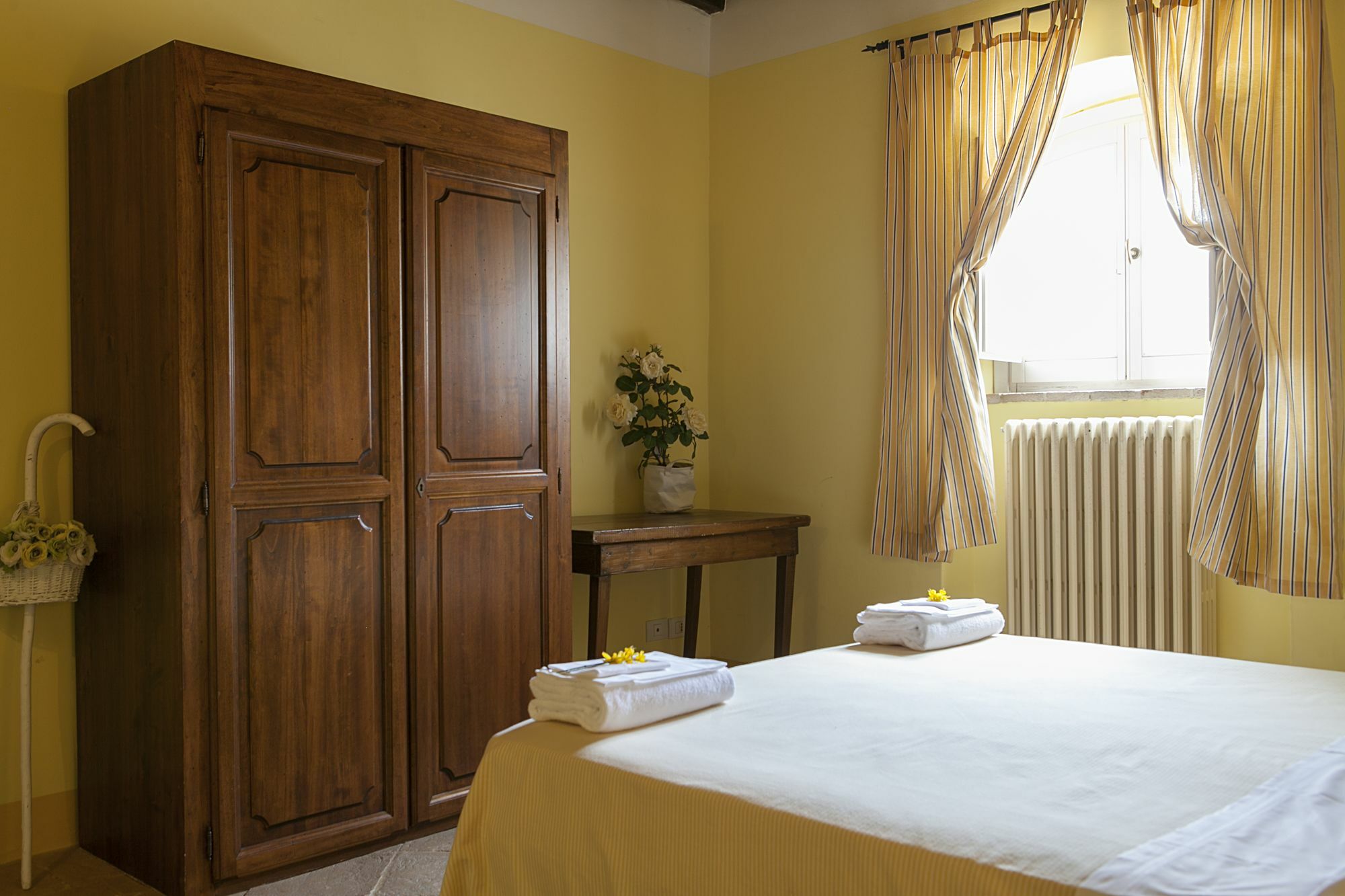 Re Artu Assisi Country Lifestyle Aparthotel Bagian luar foto